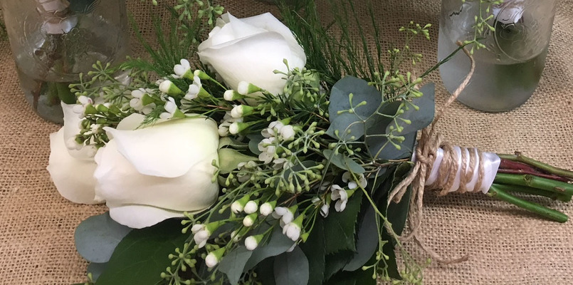 3 rose bridesmaid bouquet